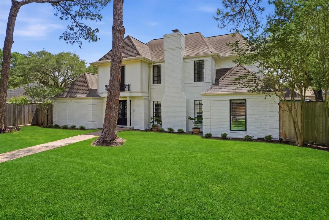 Photo of 615 Brenwick Court