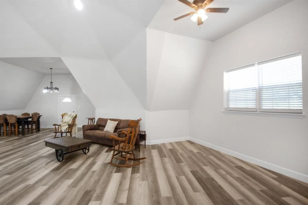 Photo of 907 Longhorn Trail