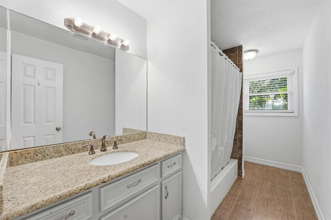 Photo of 715 Timber Cove Drive