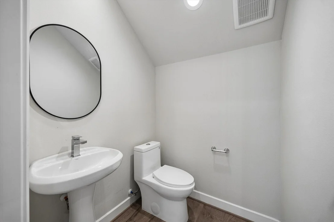 Photo of 5914 Haring Lane