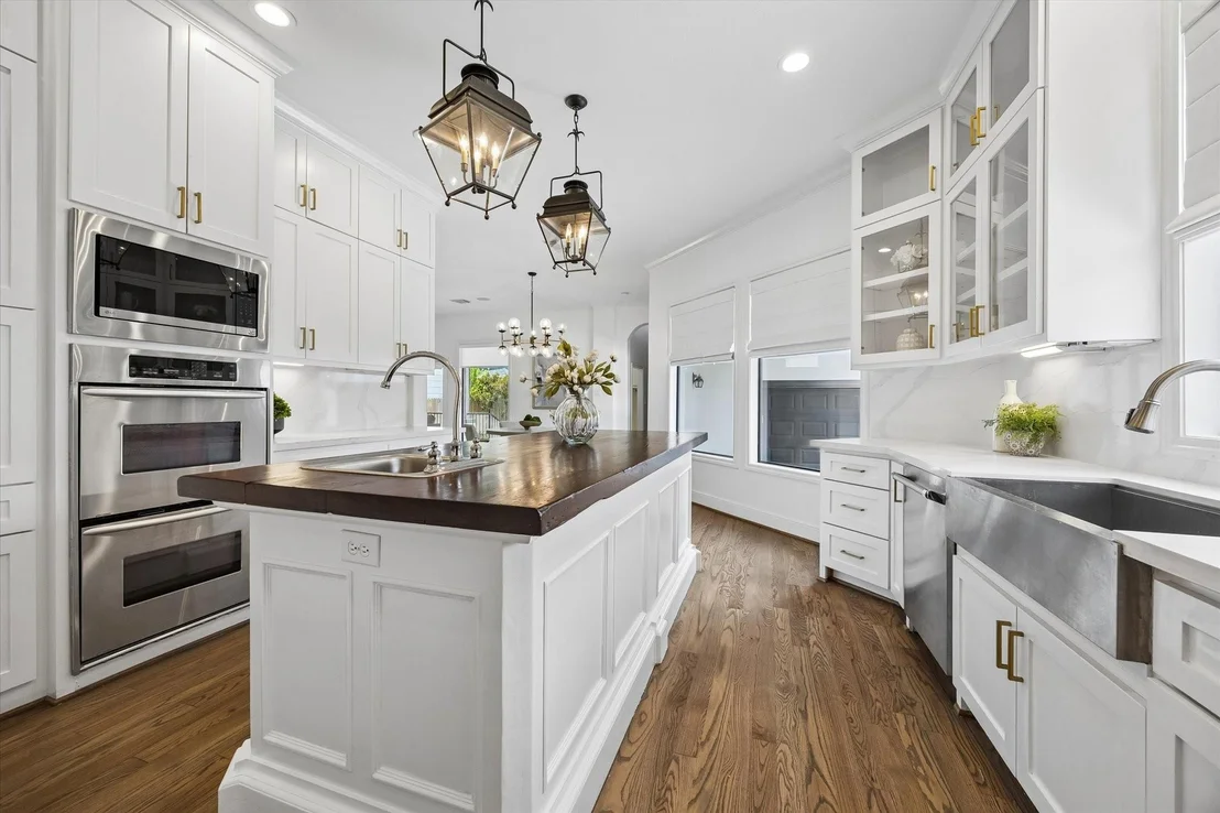 Photo of 4523 Maple Street