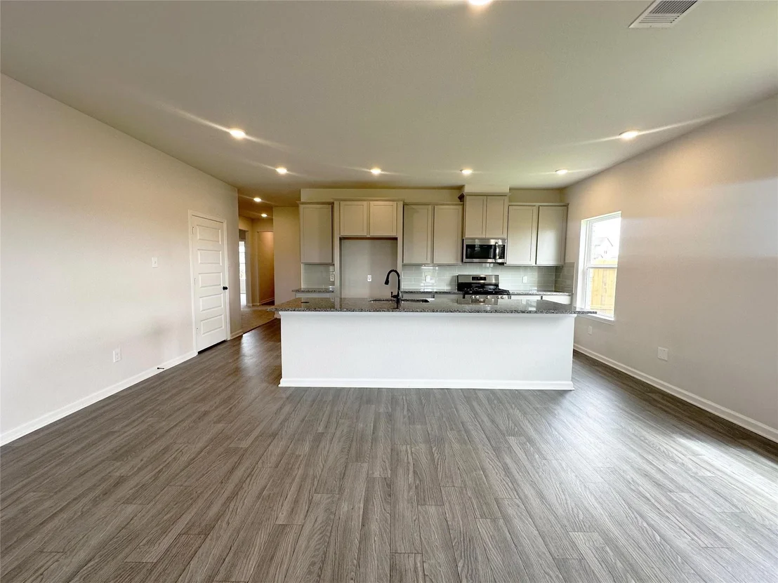 Photo of 672 Woodhaven Lakes Drive