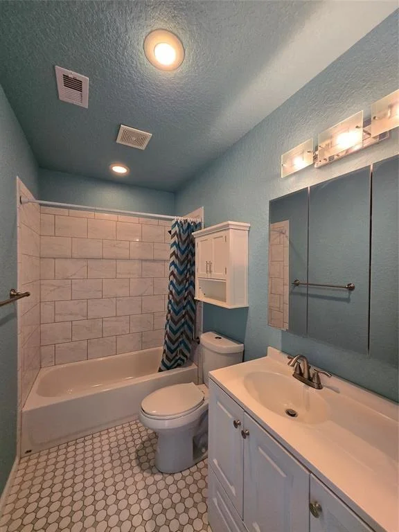 Photo of 657 Bayview Drive