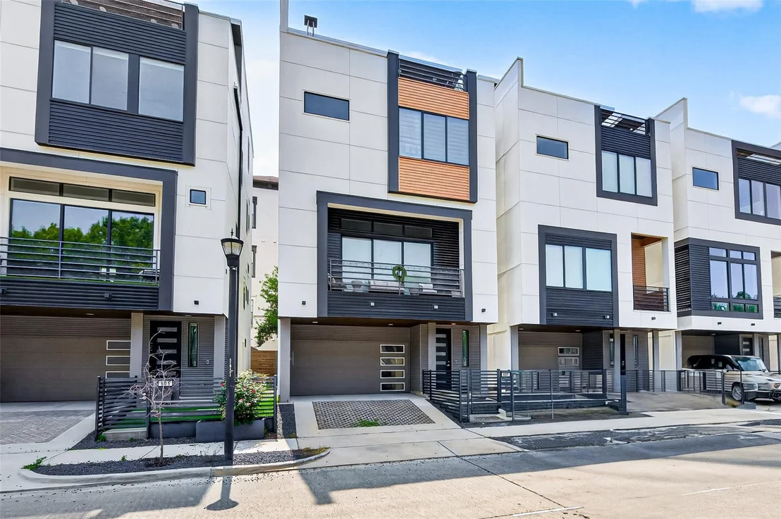 Photo of 607 Memorial Heights Drive