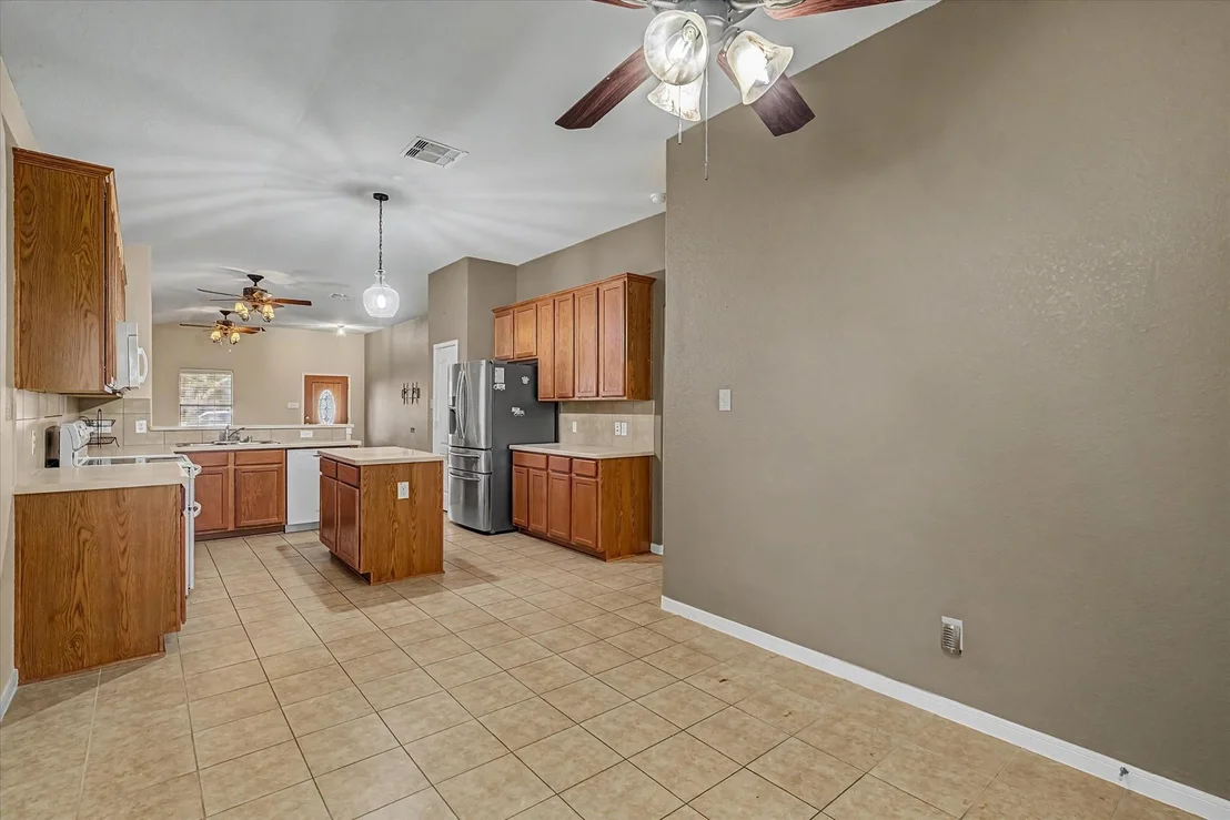 Photo of 630 W Newport Bend