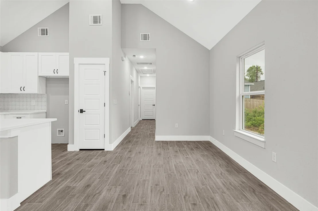 Photo of 16939 Balmoral