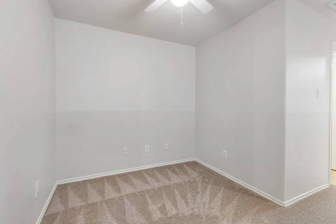 Photo of 215 W Stedhill Loop