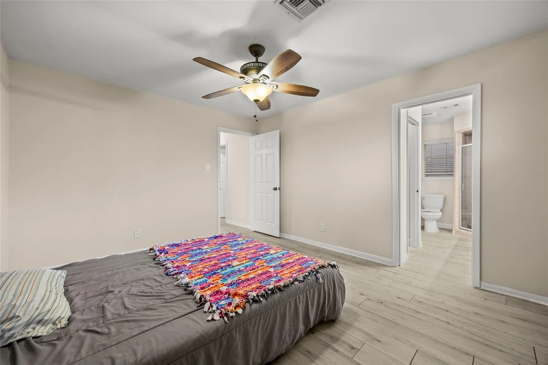 Photo of 1607 Buescher Drive