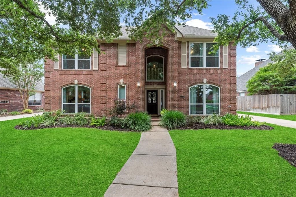 Photo of 1310 Blackthorne Drive