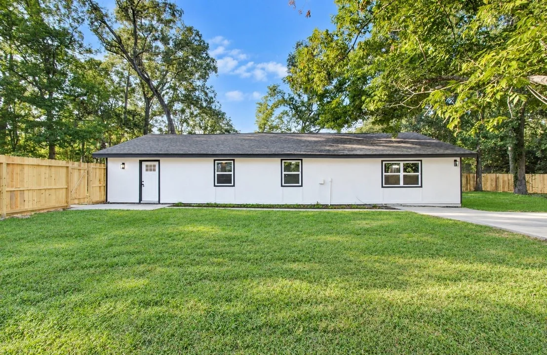Photo of 16718 Charleston Drive