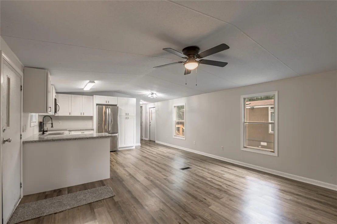 Photo of 352 Cherokee Lane