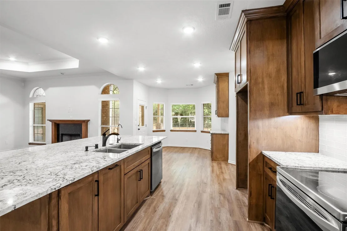 Photo of 15690 Corinthian Way