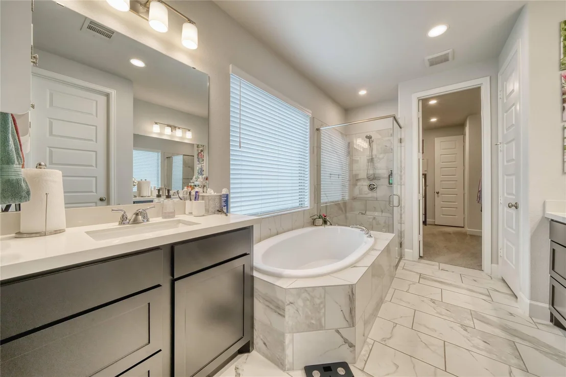 Photo of 8827 Harbor Pines Drive