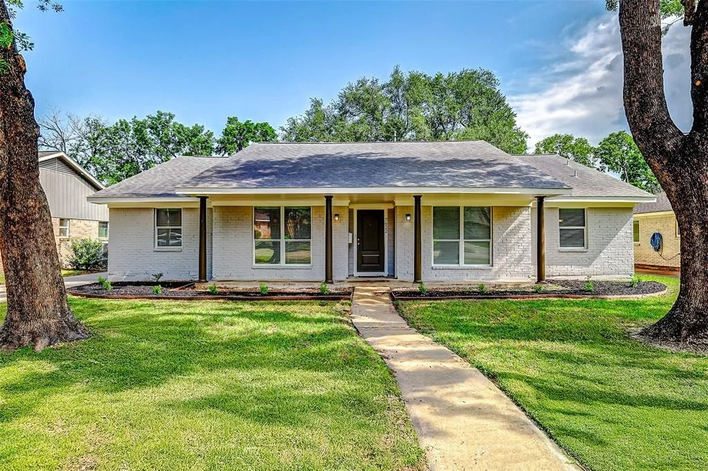 Photo of 7622 Braesglen Drive