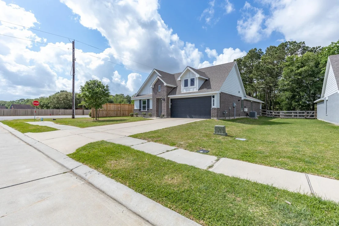 Photo of 103 Lakeway Circle