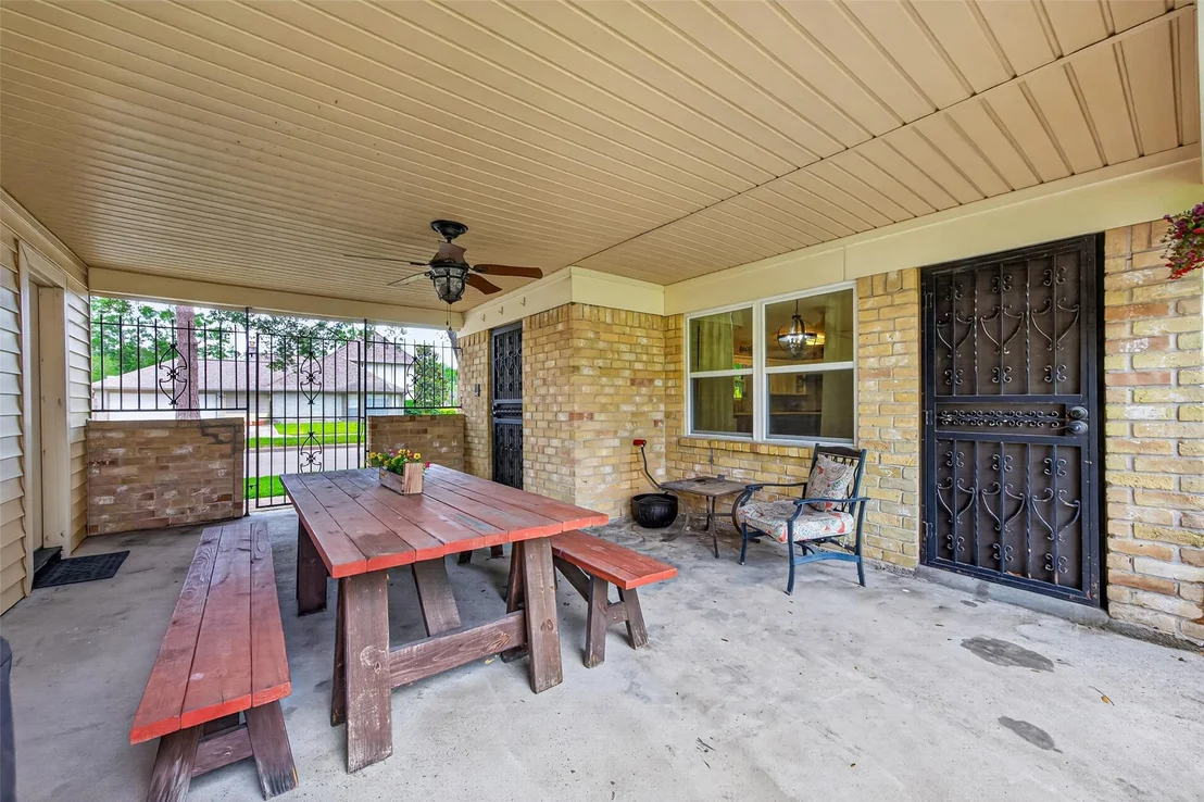 Photo of 7911 Pine Green Lane