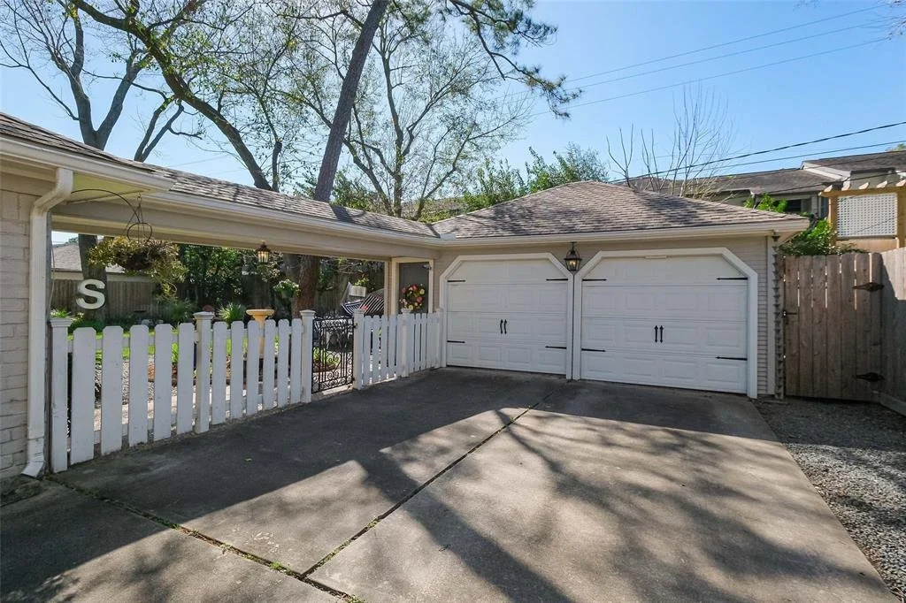 Photo of 883 Glenchester Drive