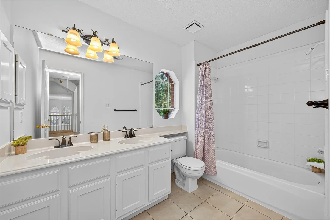 Photo of 151 W Coldbrook Circle