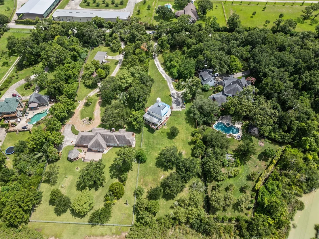 Photo of 570 Surf Oaks Drive