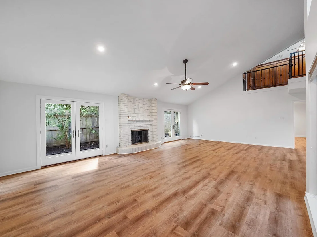 Photo of 910 Enclave Parkway