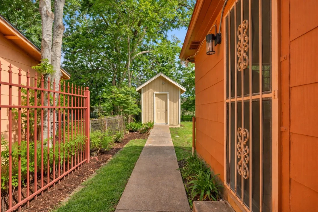 Photo of 3922 Simsbrook Drive