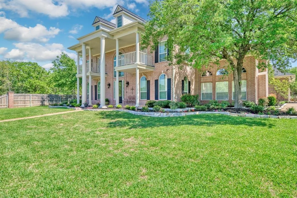Photo of 4304 Hyde Park Lane
