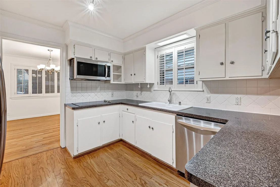 Photo of 5006 Creekbend Drive