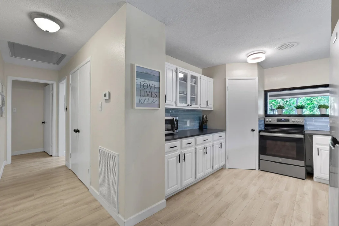 Photo of 511 N Forest Cove Loop