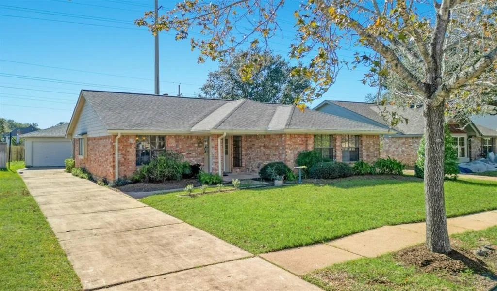 Photo of 2710 Pineleaf Drive
