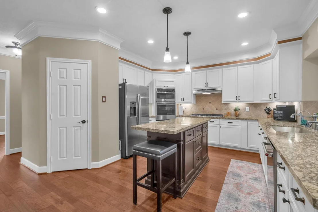 Photo of 16318 Avenplace Road