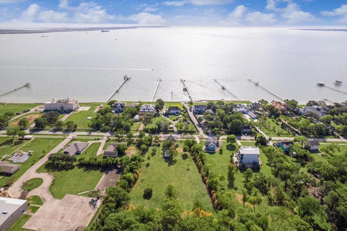 Photo of 618 Bayridge Road