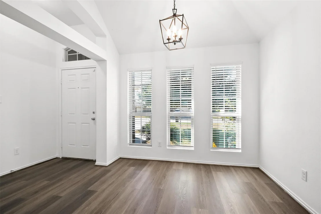 Photo of 706 Heritage Drive
