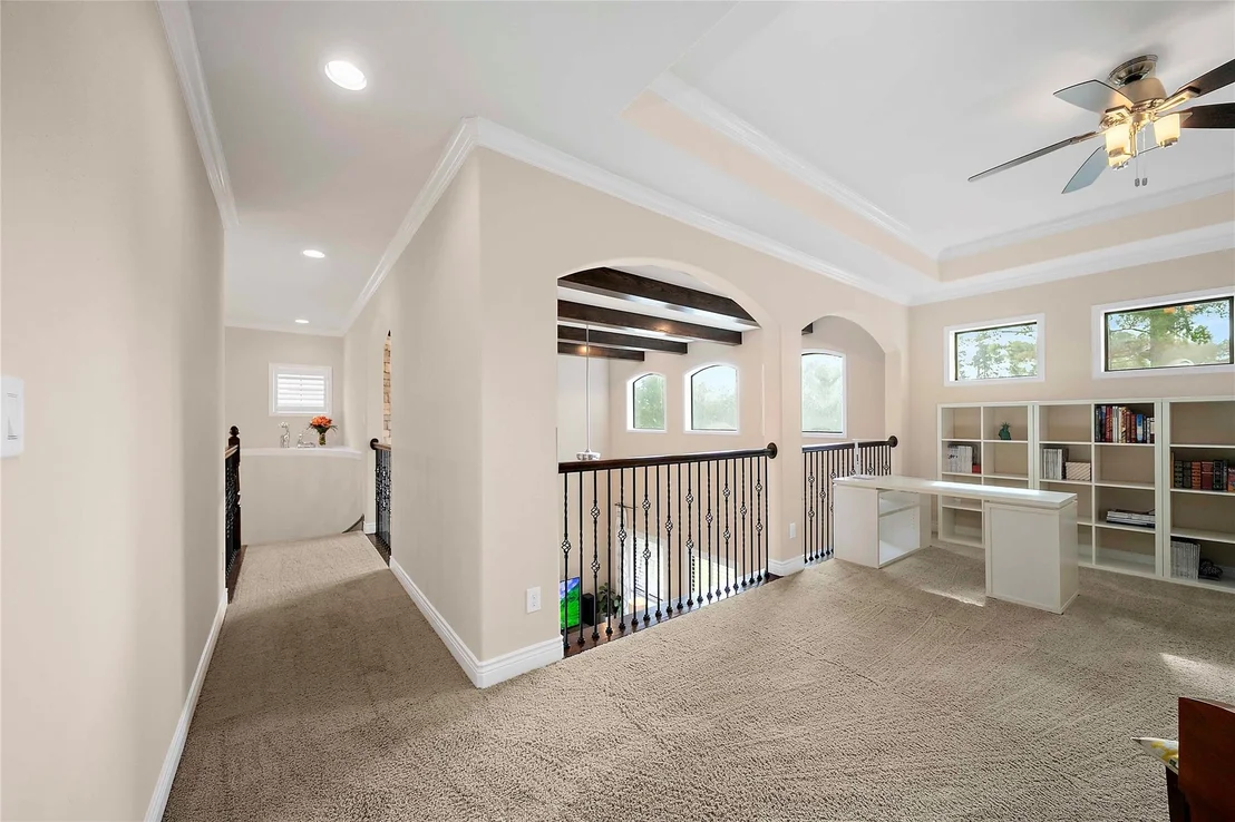 Photo of 121 Silverstone Lane