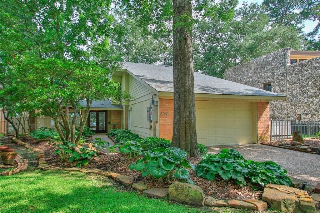 Photo of 3023 Willowbend Road
