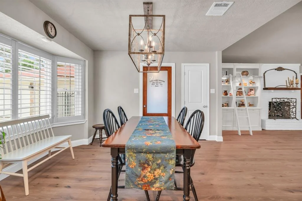 Photo of 302 Shady Glen Lane