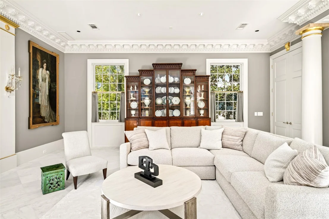 Photo of 6024 Memorial Drive