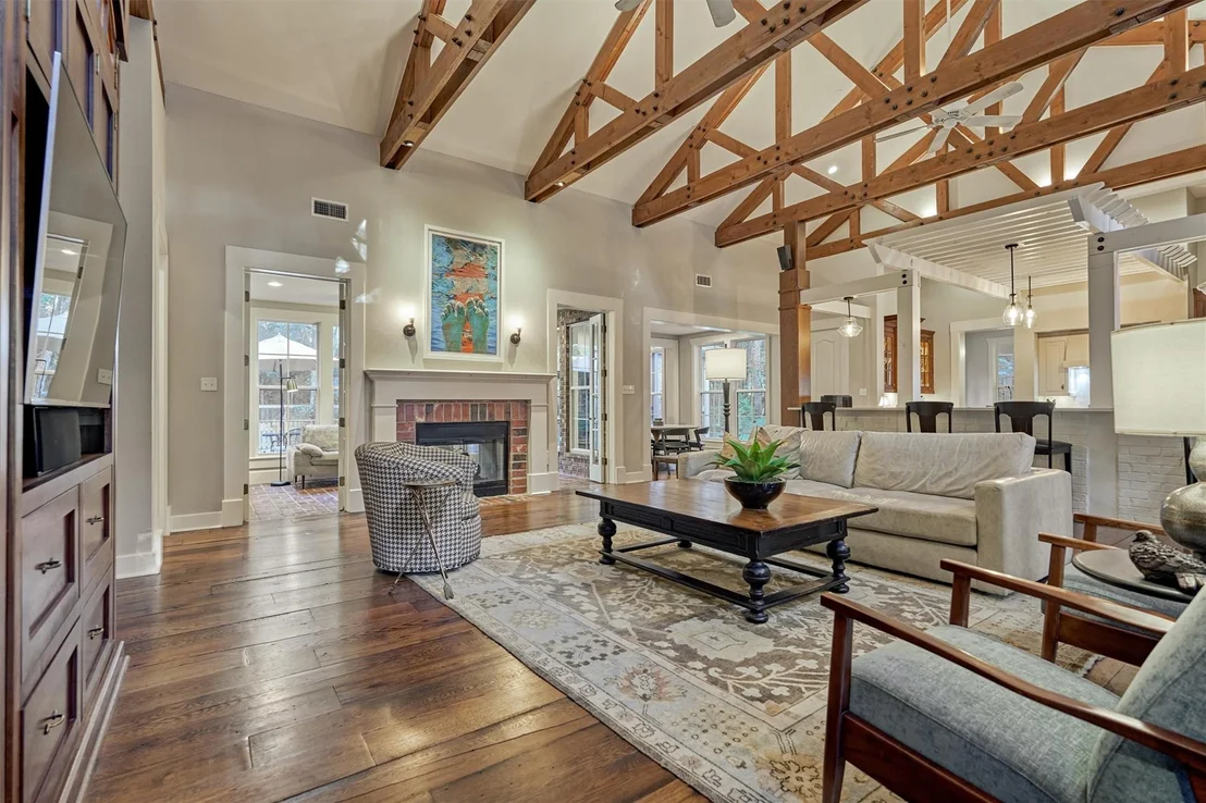 Photo of 10928 Lake Forest Drive