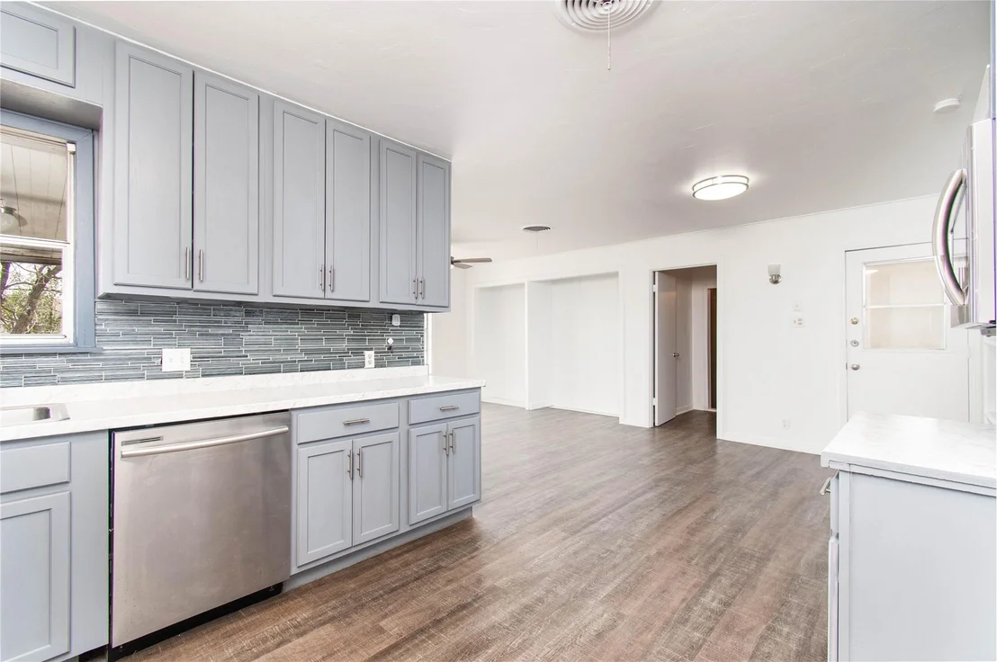 Photo of 301 E Walker Avenue