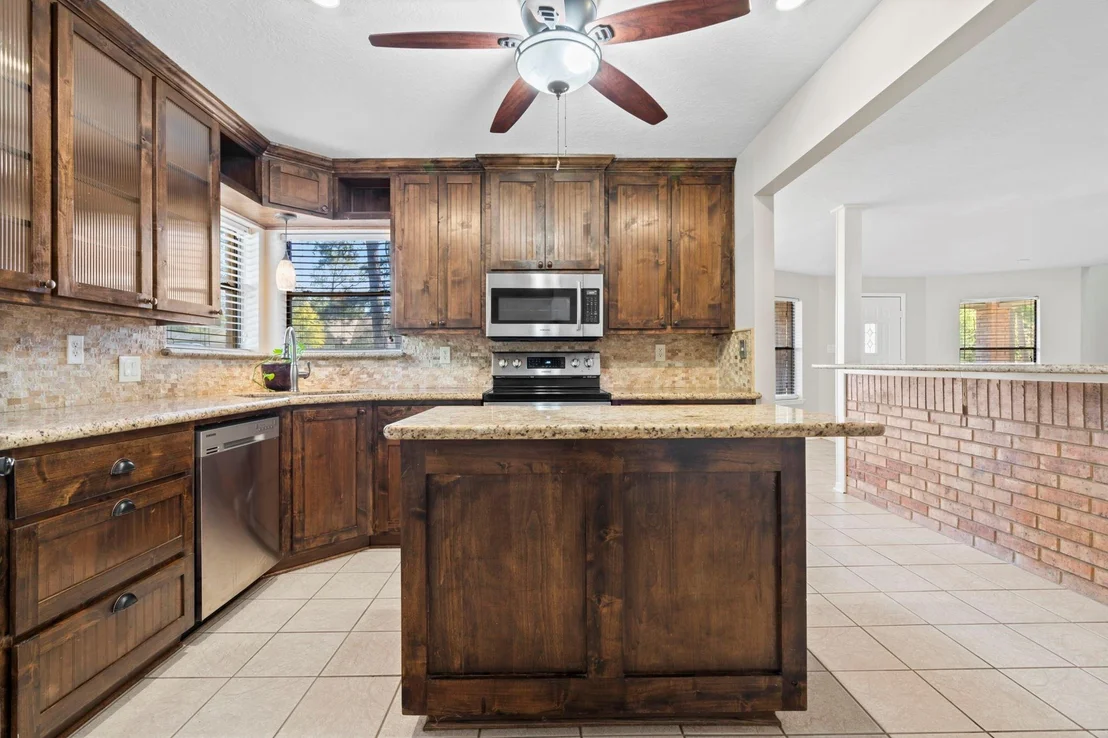 Photo of 15633 Corinthian Way
