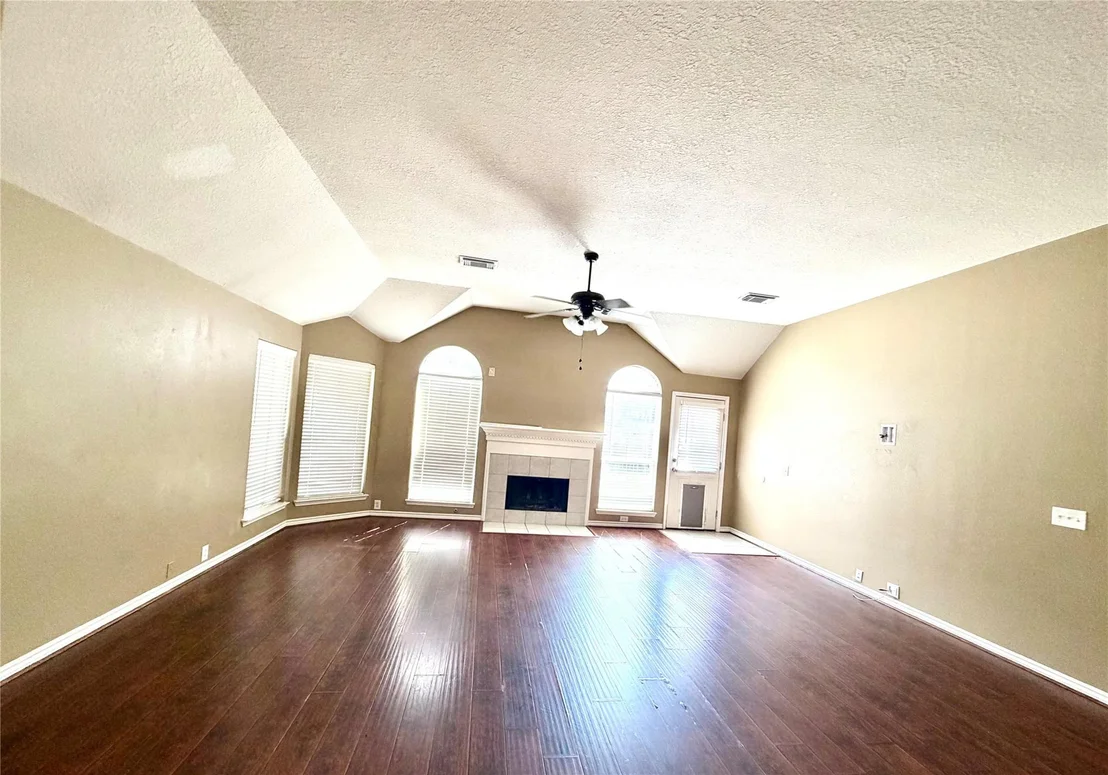 Photo of 4914 Surrey Park Circle
