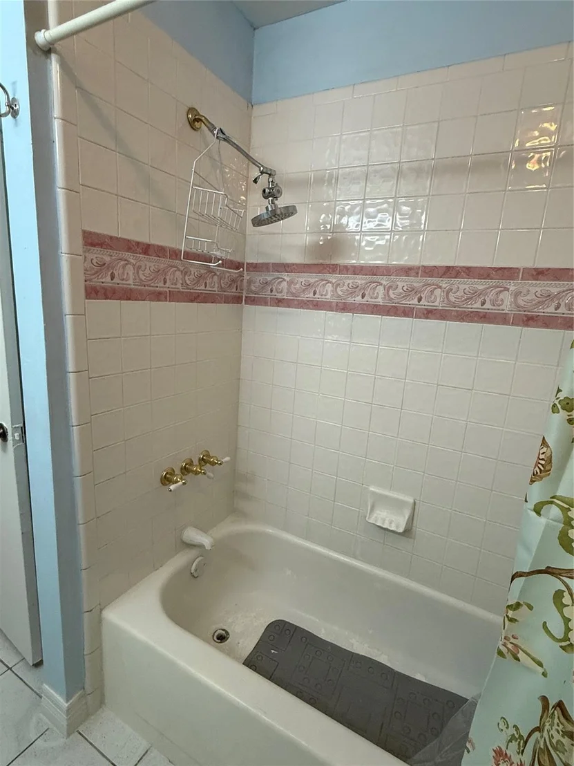 Photo of 214 Maybrook Drive