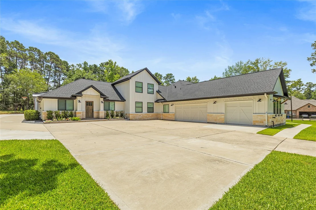 Photo of 9703 Crestwater Circle