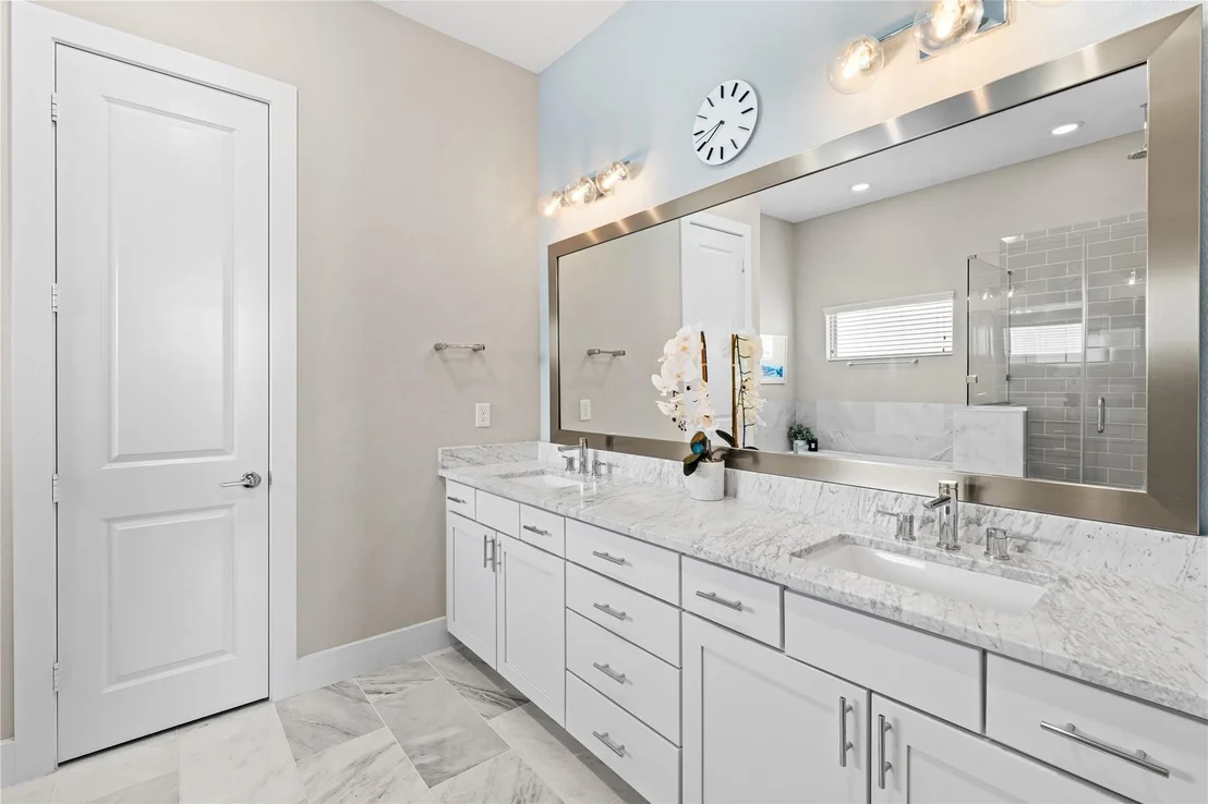 Photo of 5809 E Post Oak Lane