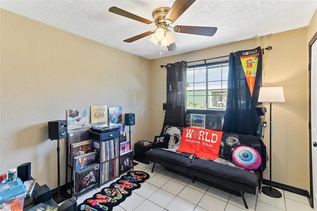 Photo of 1504 N Avenue Q