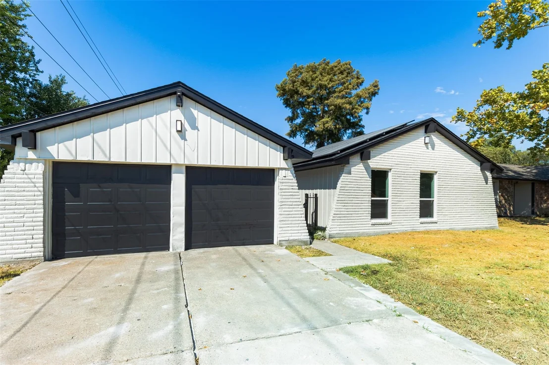 Photo of 11203 Rousseau Drive