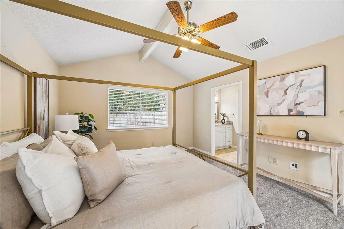 Photo of 20 Edgewood Forest Court