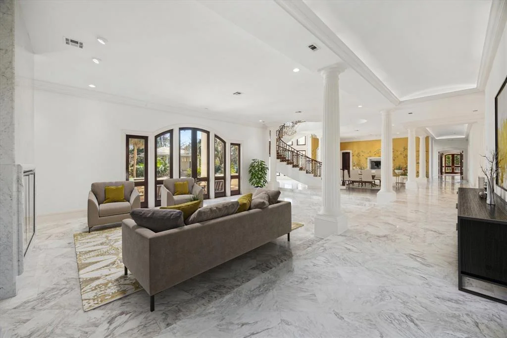 Photo of 324 Buckingham Drive