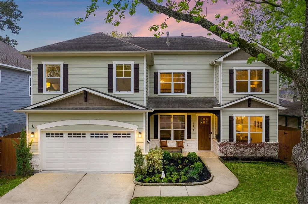 Photo of 1423 Chantilly Lane