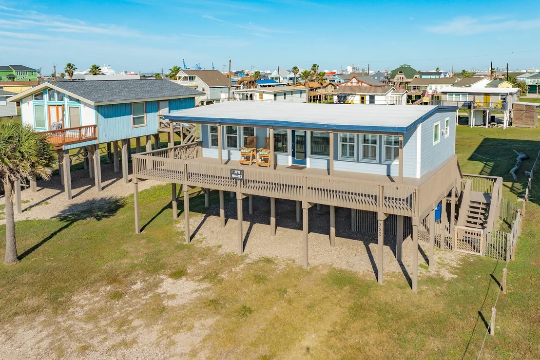 Photo of 722 Beach Drive