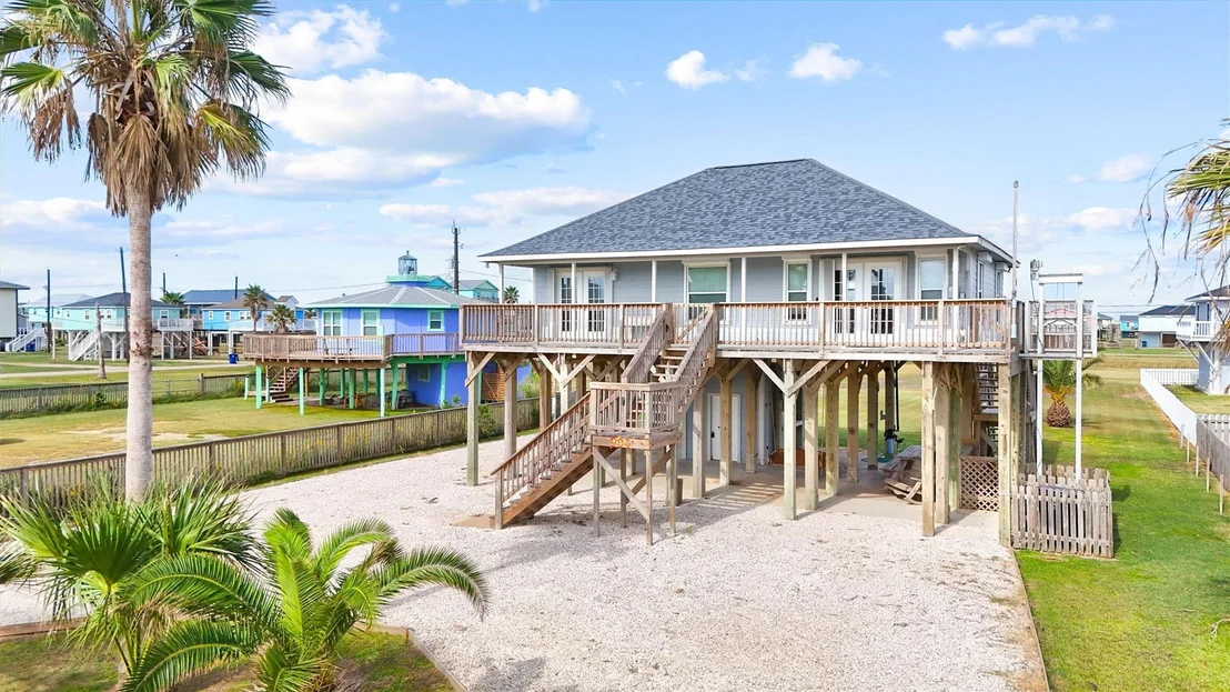 Photo of 904 Surf Drive